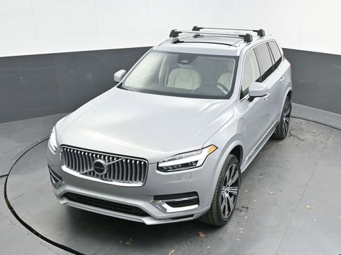 Certified 2024 Volvo XC90 T8 Plus w/ Protection Package Premier image 33