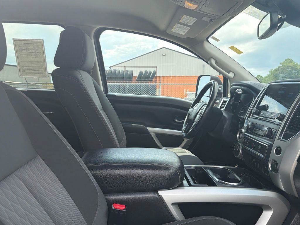 Used 2021 Nissan Titan SV w/ SV Convenience Package AWD/4WD image 23