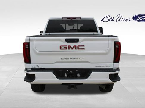 Used 2025 GMC Sierra 2500 Denali image 6