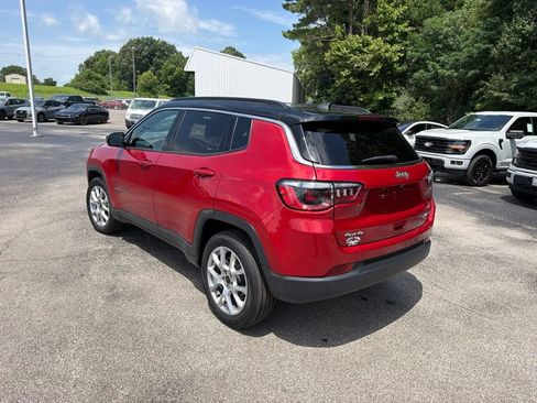 Used 2025 Jeep Compass Limited AWD/4WD image 5