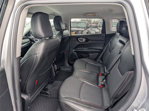 Used 2022 Jeep Compass Trailhawk w/ Trailhawk Elite Group image 14