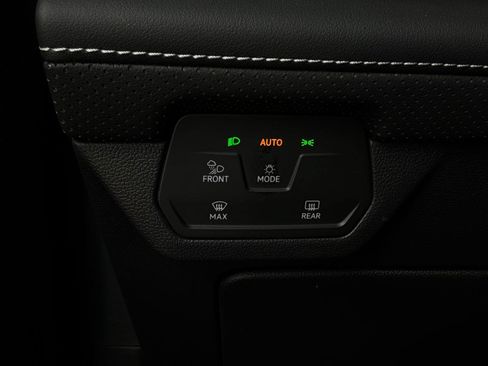 Used 2026 Volkswagen Atlas Cross Sport SE FWD image 23