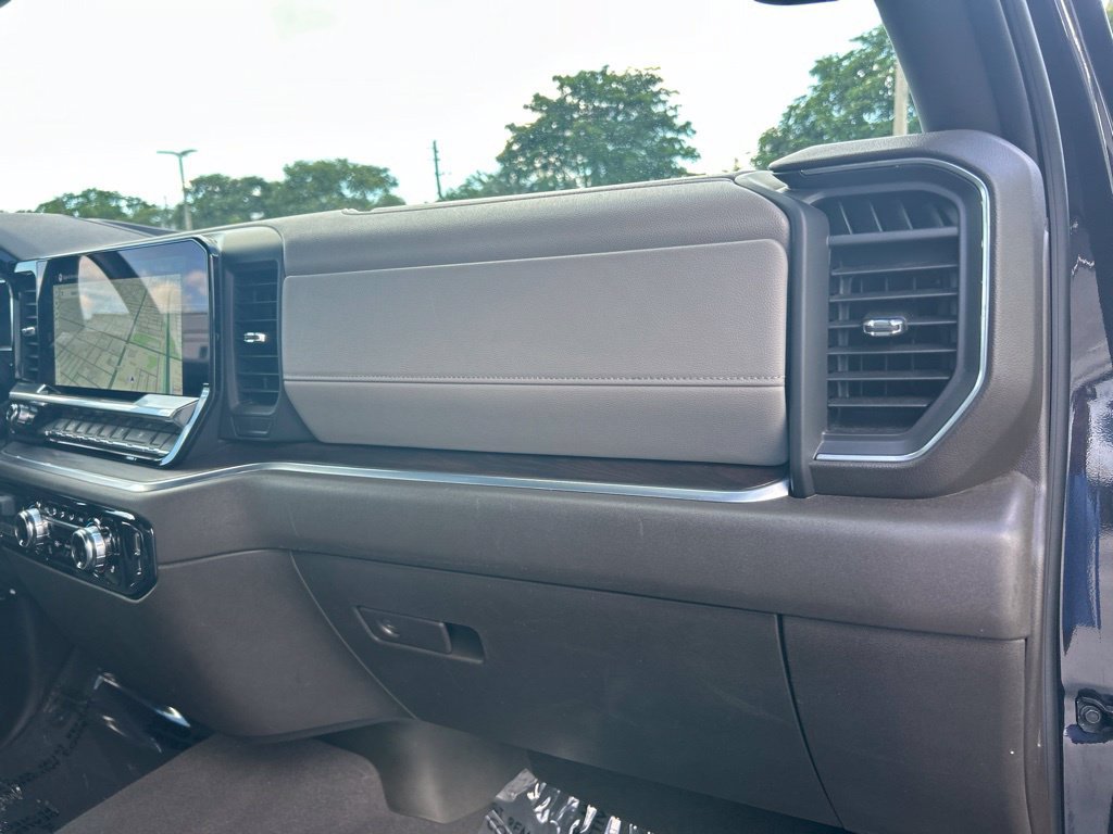 Used 2025 GMC Sierra 1500 SLT RWD image 25