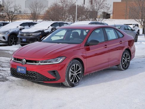 Used 2025 Volkswagen Jetta Sport image 3