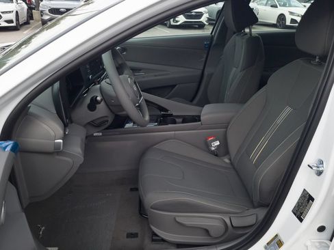 New 2026 Hyundai Elantra Hybrid FWD image 13
