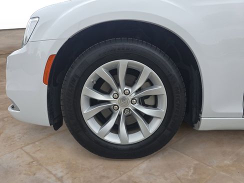 Certified 2023 Chrysler 300 Touring RWD image 26