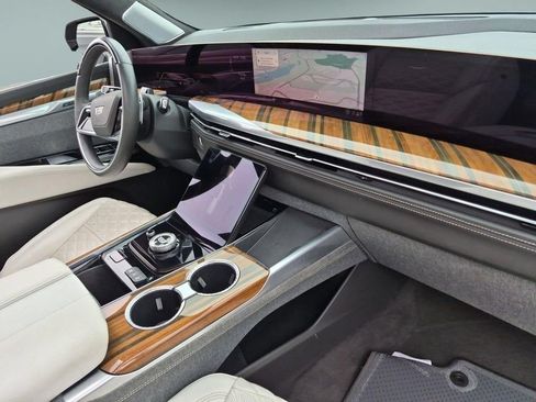 Certified 2025 Cadillac Escalade Sport Platinum AWD/4WD image 30
