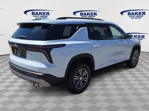New 2026 Chevrolet Traverse LT FWD image 3
