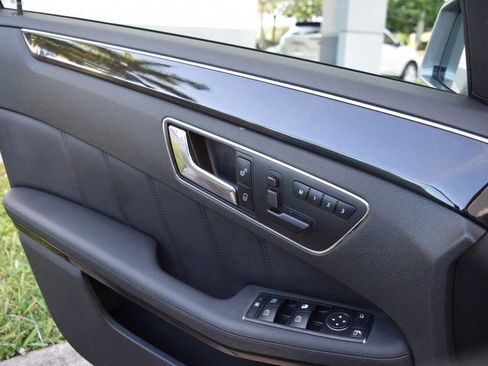 Used 2010 Mercedes-Benz E 350 4MATIC Sedan image 70