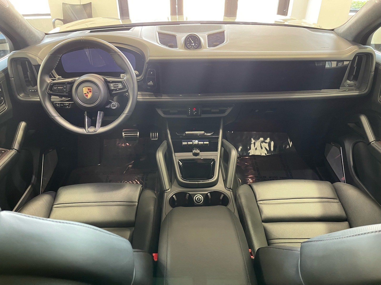 Used 2025 Porsche Cayenne GTS AWD/4WD image 30