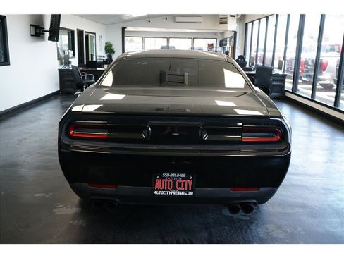 Used 2016 Dodge Challenger SXT RWD image 6