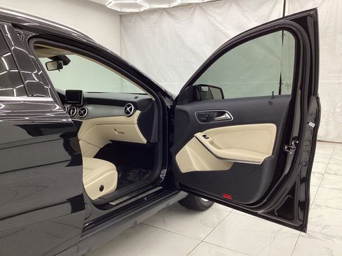 Used 2015 Mercedes-Benz GLA 250 4MATIC image 17
