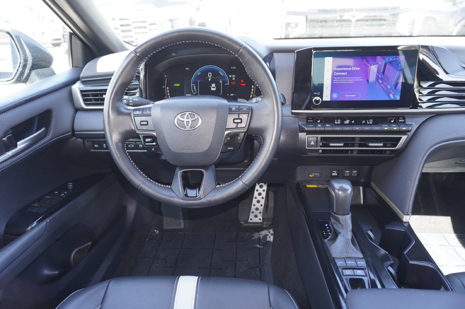 Certified 2025 Toyota Camry SE w/ Convenience Package AWD/4WD image 9