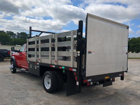 Used 2022 RAM 5500 Tradesman w/ Chrome Appearance Group RWD image 5