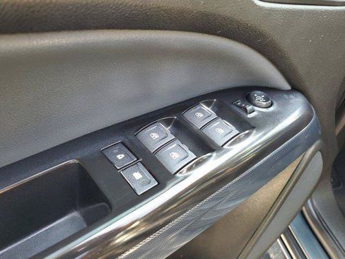 Used 2019 Chevrolet Colorado Z71 AWD/4WD image 11