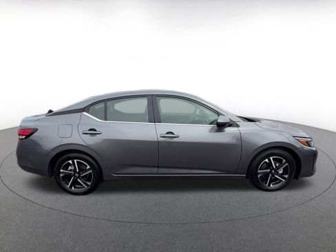 Used 2025 Nissan Sentra SV FWD image 16