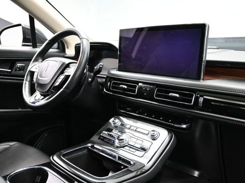 Used 2023 Lincoln Nautilus Reserve w/ Equipment Group 201A image 12