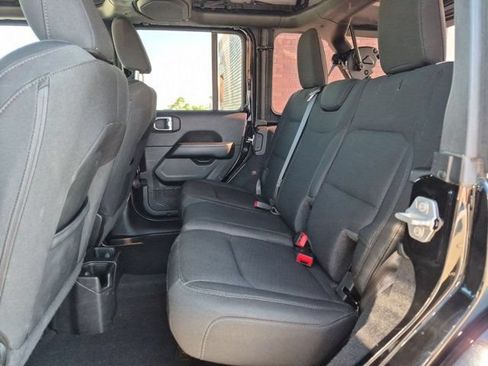 Used 2021 Jeep Wrangler Unlimited Sahara w/ Safety Group AWD/4WD image 10
