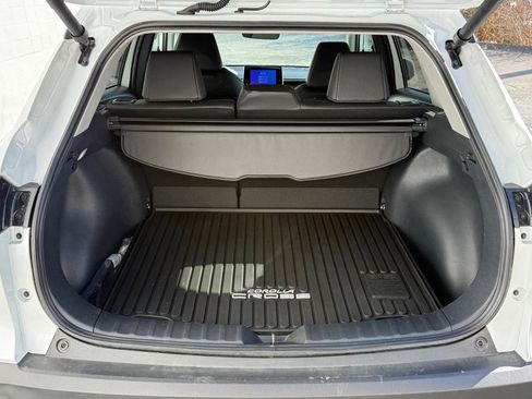 Used 2023 Toyota Corolla Cross XLE image 4