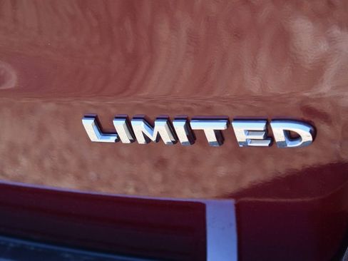 Used 2022 Jeep Grand Cherokee Limited image 20