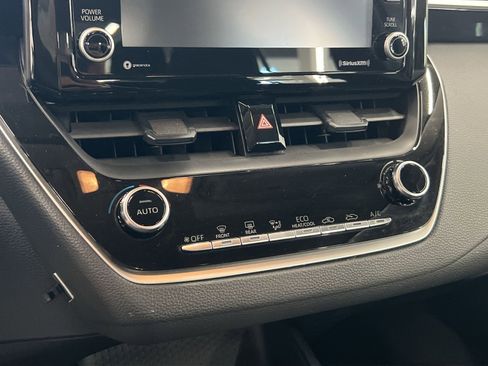 Used 2022 Toyota Corolla LE w/ Carpet Mat Package (TMS) FWD image 16