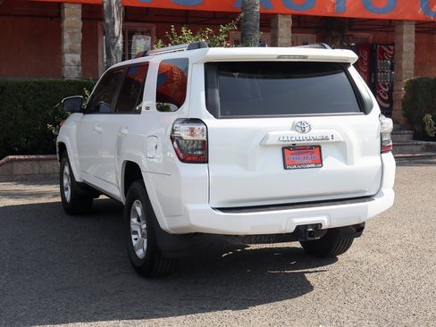 Used 2022 Toyota 4Runner SR5 image 6