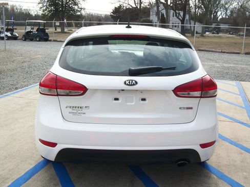 Used 2016 Kia Forte EX image 19