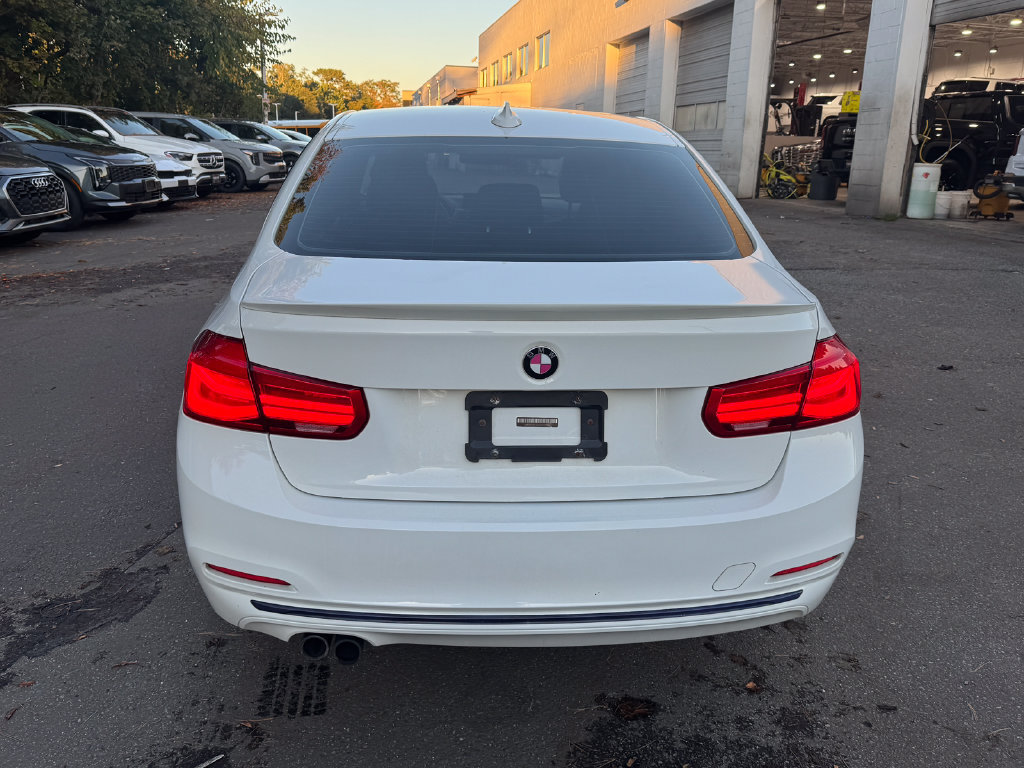 Used 2016 BMW 328i xDrive Sedan AWD/4WD image 5