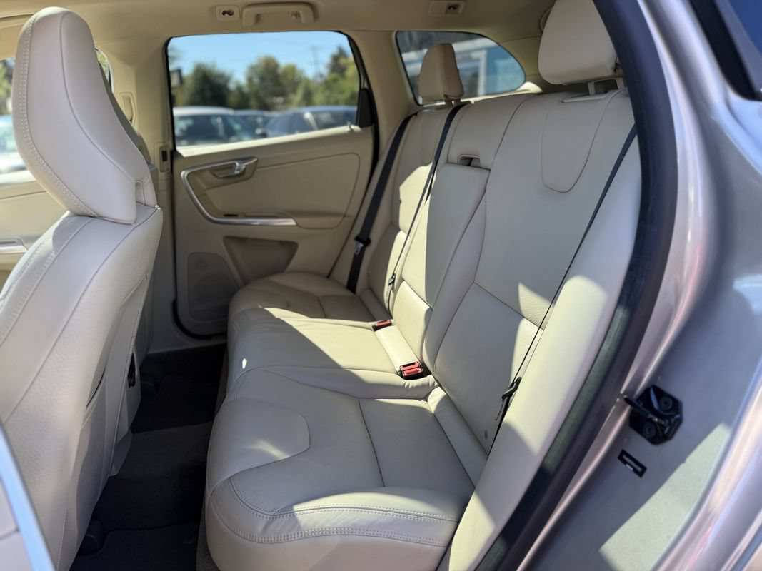 Used 2013 Volvo XC60 T6 AWD/4WD image 12