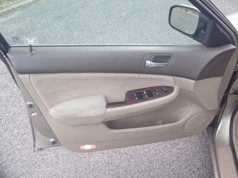 Used 2006 Honda Accord EX image 18