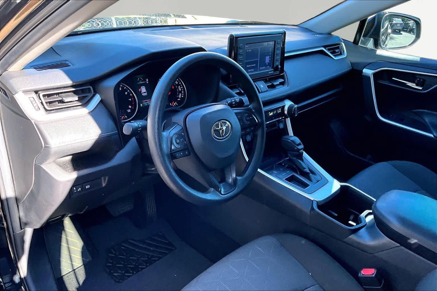 Certified 2022 Toyota RAV4 XLE FWD image 18