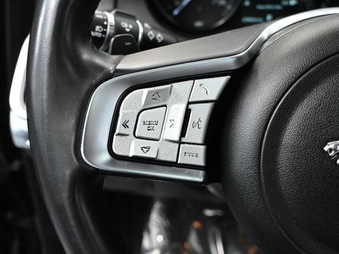 Used 2020 Jaguar E-PACE SE image 31