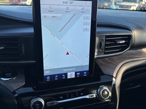 Used 2023 Ford Explorer Platinum w/ Technology Package image 26