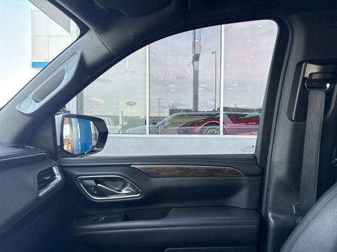 Used 2023 Chevrolet Suburban Z71 AWD/4WD image 29