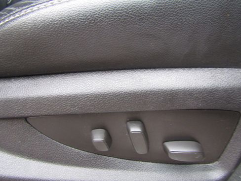 Used 2016 Chevrolet Tahoe LT image 16