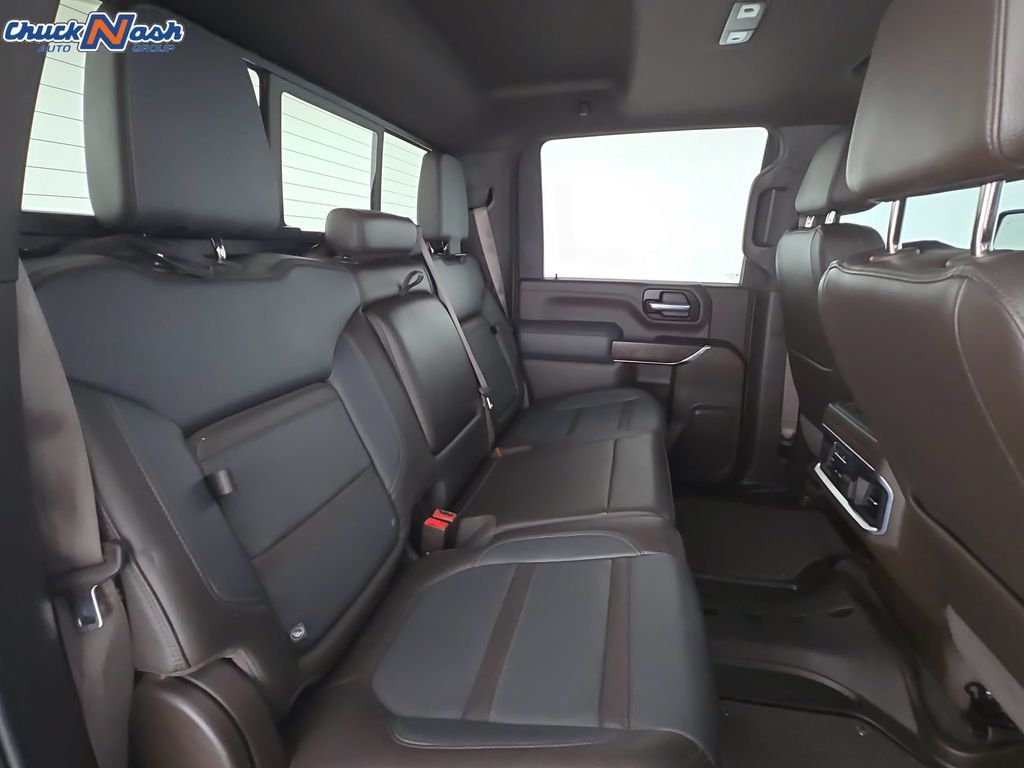 Used 2022 GMC Sierra 2500 Denali w/ Denali Black Diamond Edition AWD/4WD image 33