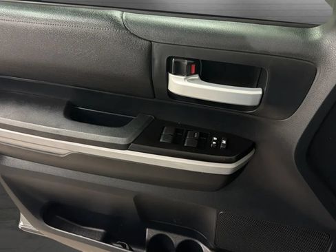 Used 2018 Toyota Tundra SR5 AWD/4WD image 22