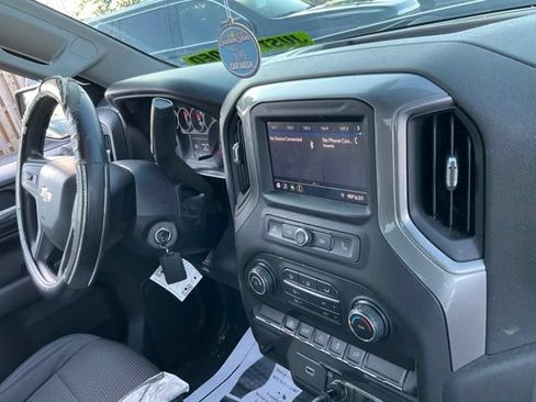 Used 2020 Chevrolet Silverado 1500 Custom w/ Custom Value Package AWD/4WD image 13