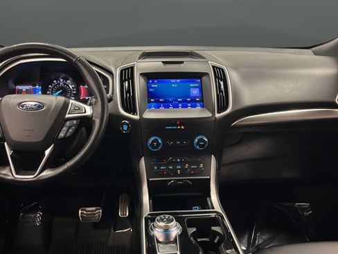 Used 2020 Ford Edge ST-Line w/ Cold Weather Package AWD/4WD image 11