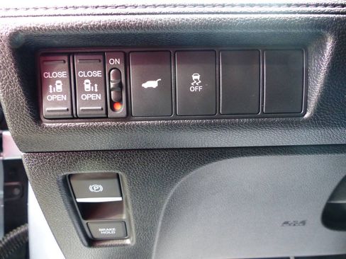 Used 2025 Honda Odyssey EX-L image 25