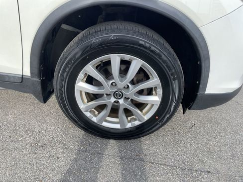 Used 2017 Nissan Rogue SV w/ SV Premium Package AWD/4WD image 11