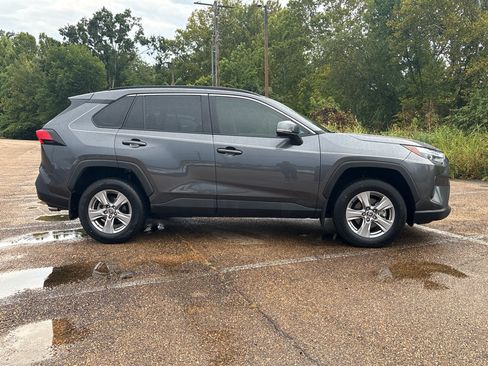 Used 2025 Toyota RAV4 XLE w/ Convenience Package FWD image 3
