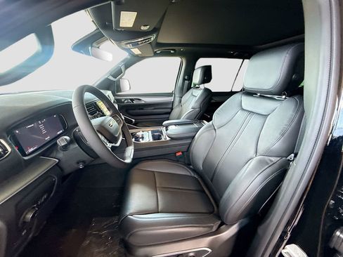 New 2026 Jeep Grand Wagoneer 4WD image 22