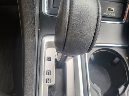 Used 2025 Subaru Ascent Premium image 8