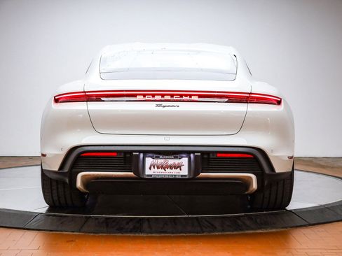 Used 2025 Porsche Taycan image 7