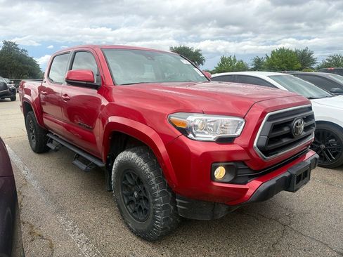 Used 2022 Toyota Tacoma SR5 RWD image 3