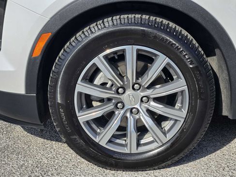 Used 2020 Cadillac XT4 Sport w/ Technology Package FWD image 13