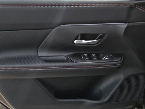 New 2026 Nissan Kicks SR w/ Cold Weather Package image 16