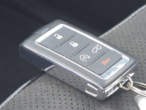 Used 2023 Jeep Grand Cherokee Altitude AWD/4WD image 33