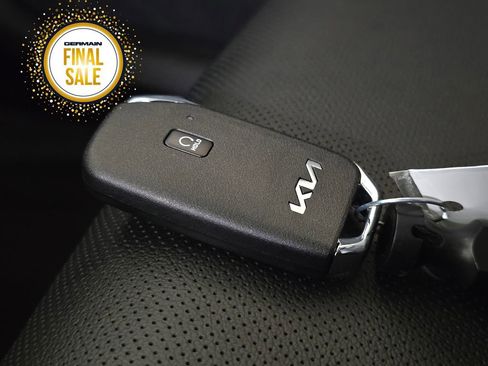 Certified 2025 Kia Sportage EX image 31